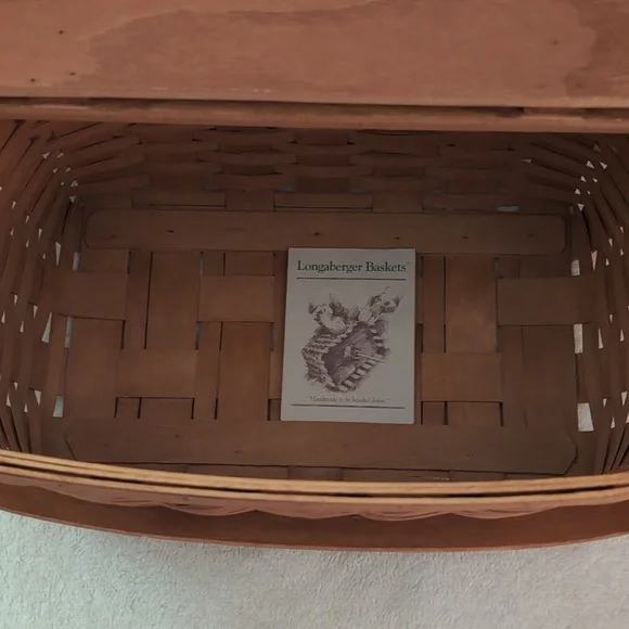 RARE VINTAGE 1991 Longaberger large picnic basket with hand painted lid. - Picture 2 of 7
